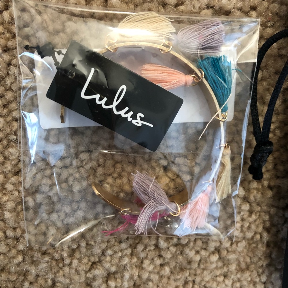 NWT Lulu’s Multi-Colored Tassel Bracelet - Picture 3 of 8